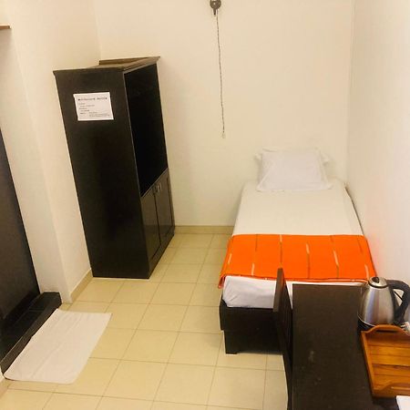 Asian House Hotel Коломбо Екстериор снимка