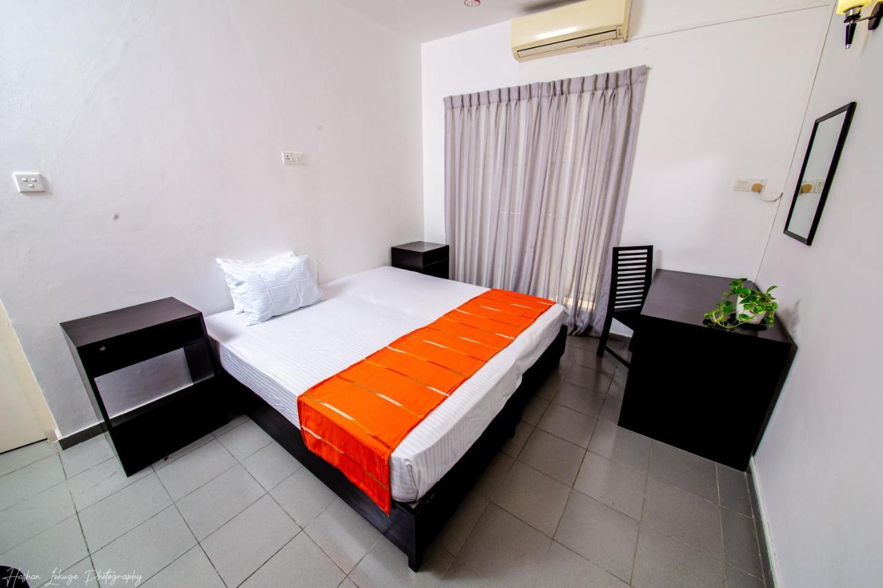 Asian House Hotel Коломбо Екстериор снимка