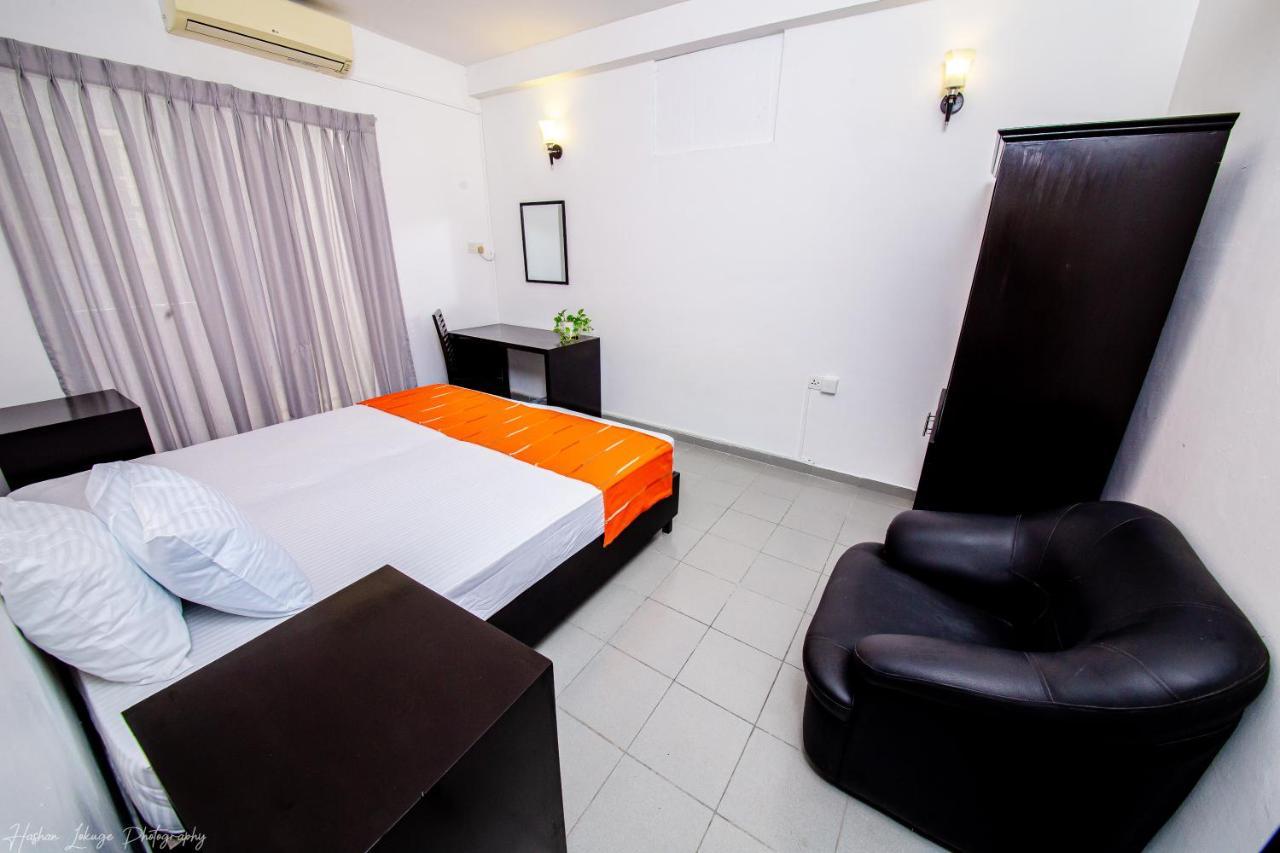 Asian House Hotel Коломбо Екстериор снимка