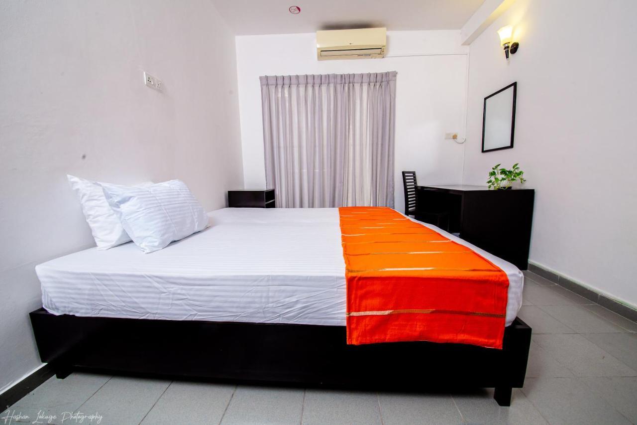 Asian House Hotel Коломбо Екстериор снимка