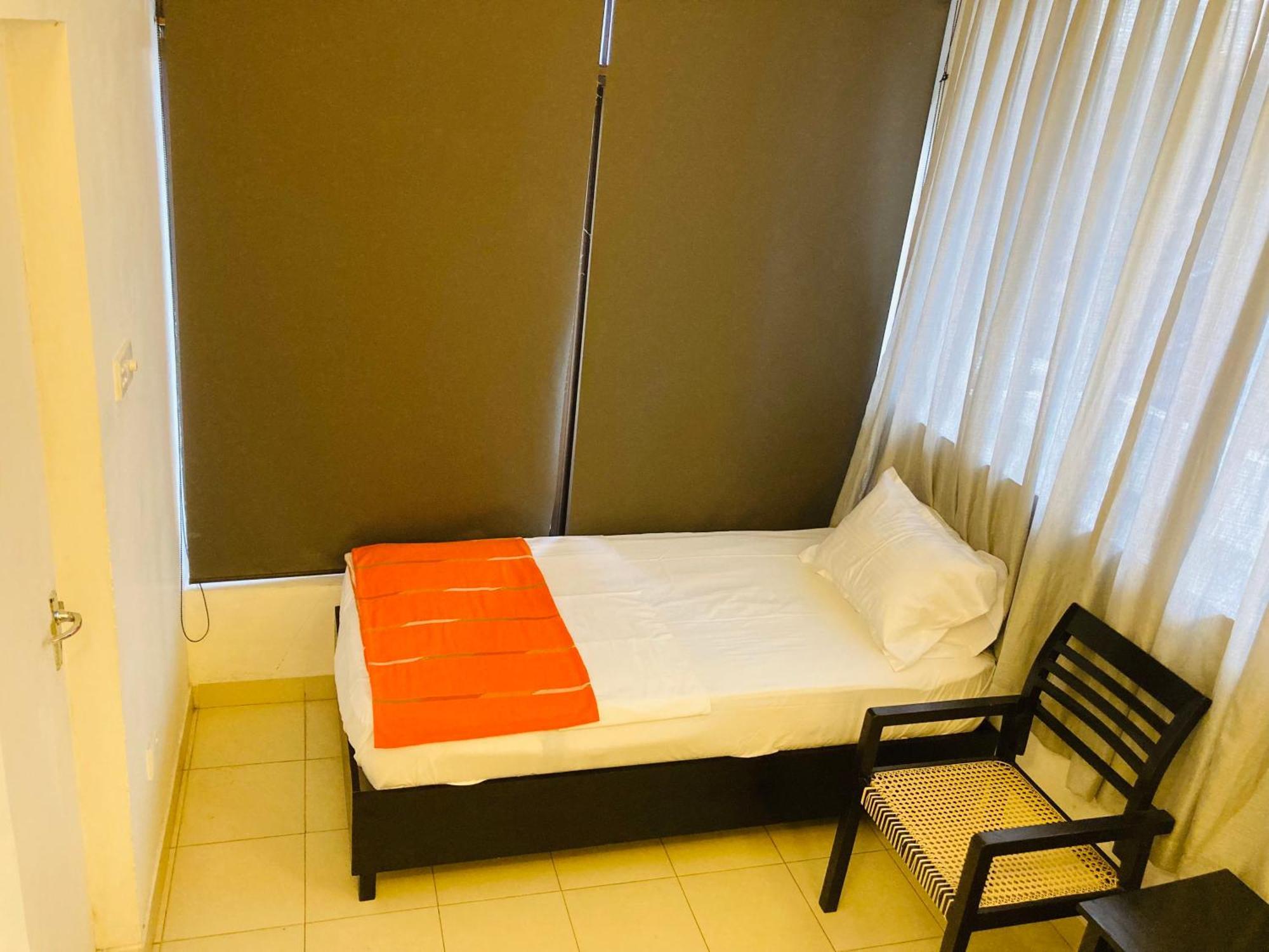 Asian House Hotel Коломбо Екстериор снимка